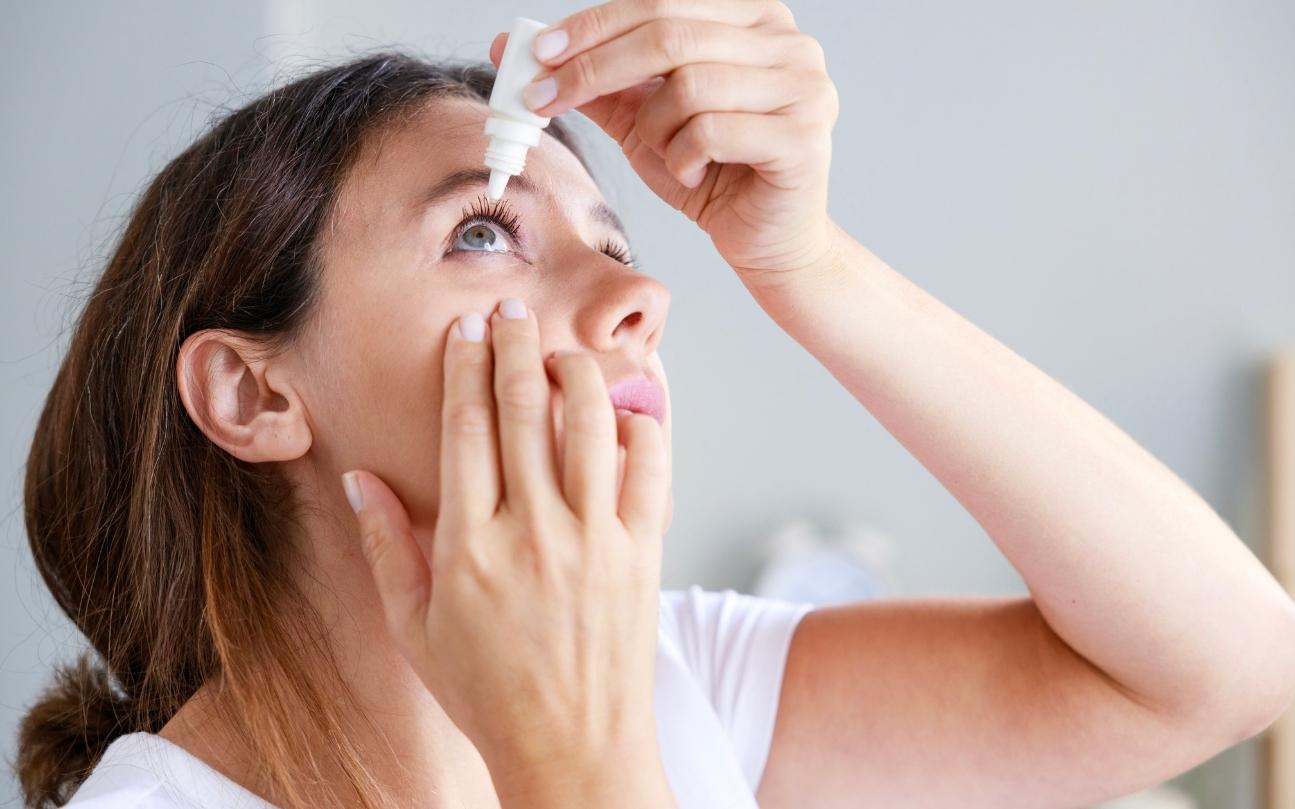 connection between hormonal changes and dry eye
